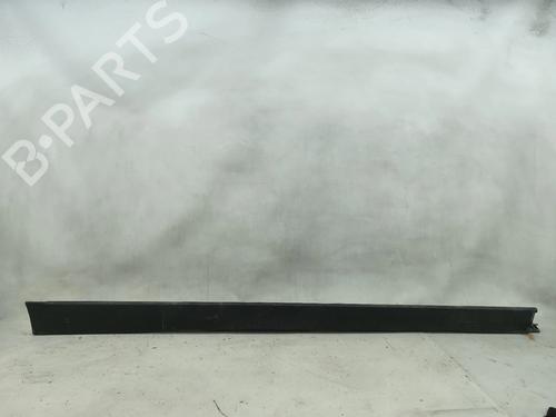 right-sideskirt-mercedes-benz-gla-h247-2020-33857810 main image