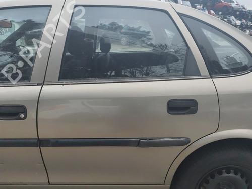 Puerta trasera izquierda Puerta trasera izquierda OPEL VECTRA B (J96) 1.6 i 16V (F19) (100 hp) 33955866 33955866