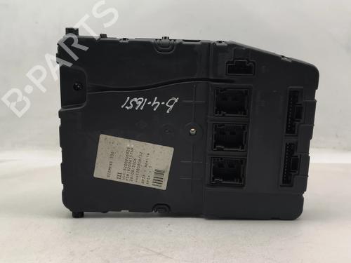 fuse-box-renault-megane-ii-estate-km01_-2003-2004-2005-2006-2007-2008-2009-2010-2011-2012-26007775 main image