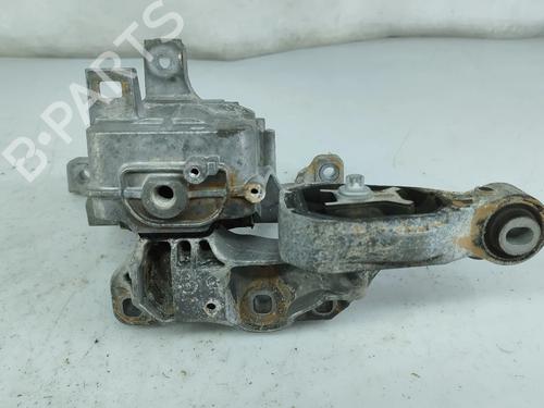 Used Engine mount Engine mount MERCEDES-BENZ GLA (H247) GLA 200 d (247.712) (150 hp) 33891868 33891868