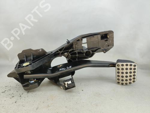 Used Break pedal Break pedal MERCEDES-BENZ GLA (H247) GLA 200 d (247.712) (150 hp) 33892025 33892025