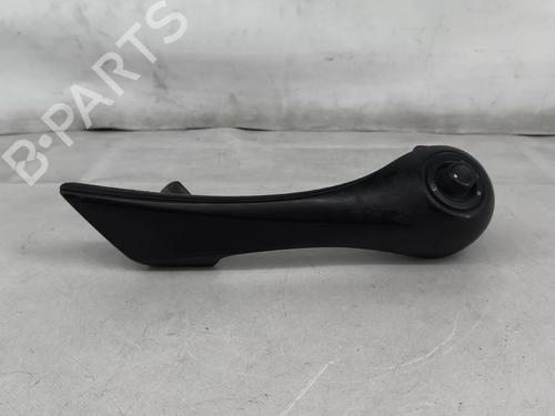 Used Front left interior door handle Front left interior door handle 33988840 33988840