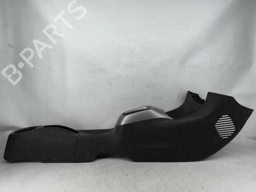 middle-console-toyota-aygo-_b4_-2014-33627458 main image