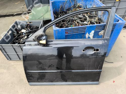 left-front-door-volvo-v50-545-2003-2004-2005-2006-2007-2008-2009-2010-2011-2012-34137137 main image