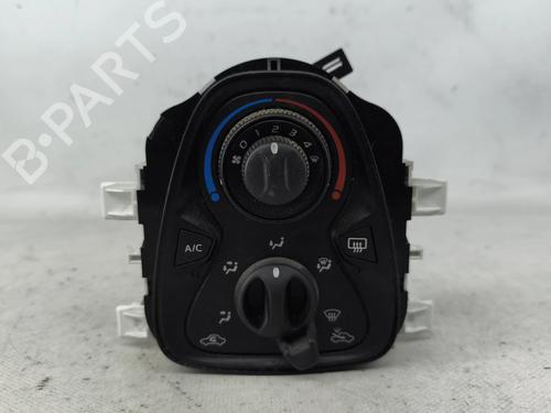 climate-control-toyota-aygo-_b4_-2014-33706605 main image