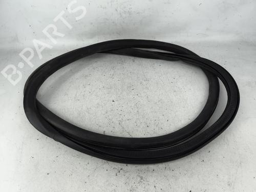 Used Rubber door seal Rubber door seal PEUGEOT 308 III (FB_, FH_, FP_, F3_, FM_) BlueHDi 130 (FBYHZL, FBYHZT) (131 hp) 33706483 33706483