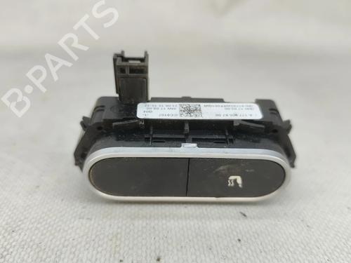 switch-mercedes-benz-cla-shooting-brake-x118-2019-34213460 main image
