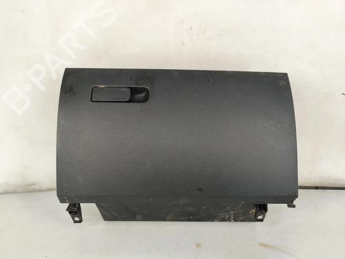 glove-box-mercedes-benz-cla-shooting-brake-x118-2019-34213278 main image
