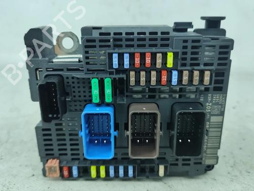 Used Fuse box Fuse box PEUGEOT 308 II (LB_, LP_, LW_, LH_, L3_) 1.2 THP 130 (131 hp) 33888475 33888475