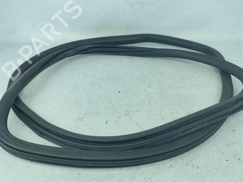 Used Rubber door seal Rubber door seal PEUGEOT 308 II (LB_, LP_, LW_, LH_, L3_) 1.2 THP 130 (131 hp) 33888512 33888512