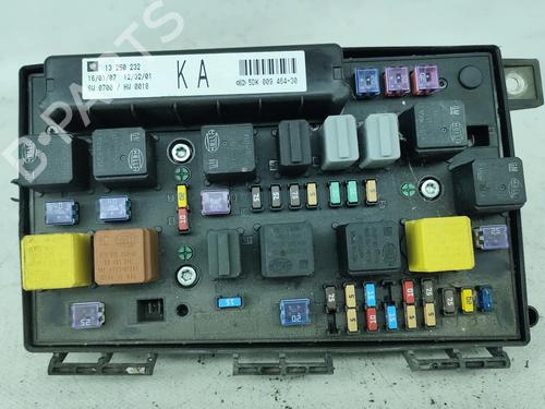 Used Fuse box Fuse box 33934582 33934582