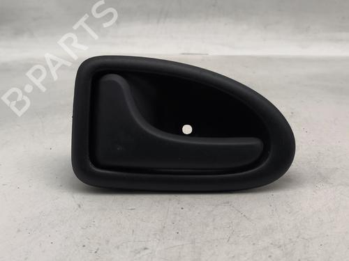 Maneta interior trasera izquierda Maneta interior trasera izquierda RENAULT CLIO II (BB_, CB_) 1.2 (BB0A, BB0F, BB10, BB1K, BB28, BB2D, BB2H, CB0A,... (58 hp) 34305291 34305291