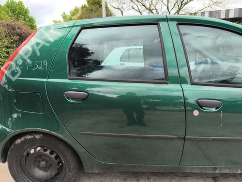 Dør højre bagtil Dør højre bagtil FIAT PUNTO (188_) 1.2 60 (188.030, .050, .130, .150, .230, .250) (60 hp) 34398185 34398185