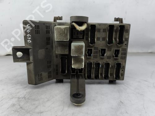 Used Fuse box Fuse box RENAULT LAGUNA I (B56_, 556_) 1.8 (B56A/B) (90 hp) 34384047 34384047