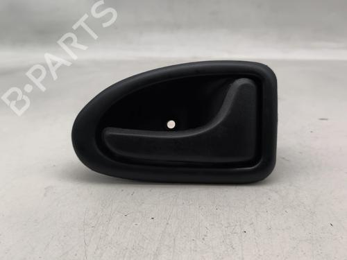 Højre fortil invendig håndtag Højre fortil invendig håndtag RENAULT CLIO II (BB_, CB_) 1.2 16V (BB05, BB0W, BB11, BB27, BB2T, BB2U, BB2V, CB05,... (75 hp) 34449592 34449592