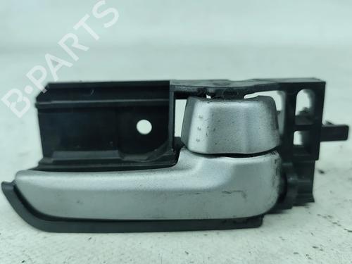 Højre bagtil invendig håndtag Højre bagtil invendig håndtag SUZUKI SWIFT III (MZ, EZ) 1.3 (RS413, ZC11S) (91 hp) 34556573 34556573