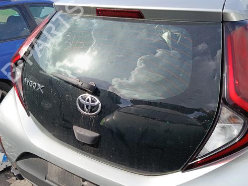 tailgate-toyota-aygo-x-_b7_-2022-34607545 main image