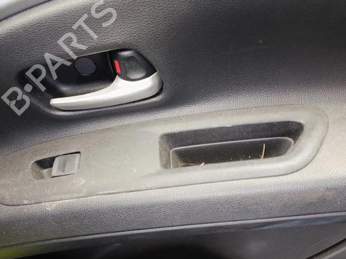 right-front-window-switch-toyota-aygo-x-_b7_-2022-34607555 main image