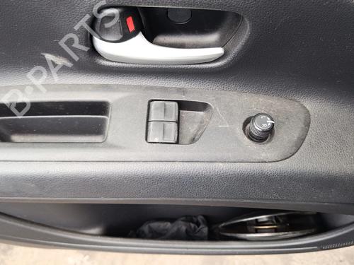 left-front-window-switch-toyota-aygo-x-_b7_-2022-34607556 main image