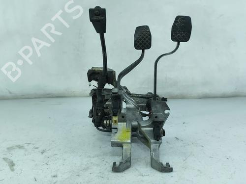 pedal-audi-80-b4-avant-8c5-1991-1992-1993-1994-1995-1996-34524713 main image