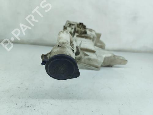 windscreen-washer-tank-citroen-c5-iii-rd_-2008-2009-2010-2011-2012-2013-2014-2015-2016-2017-34692425 main image