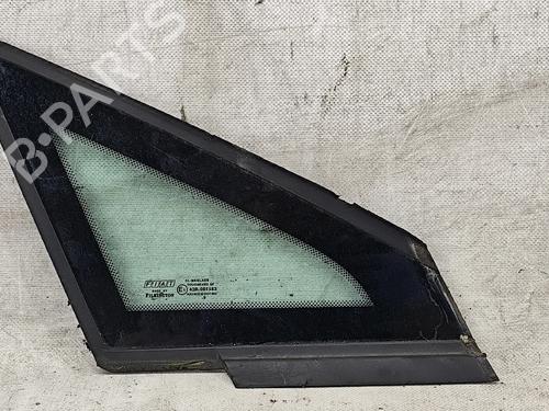 front-right-quarter-glass-fiat-grande-punto-199_-2005-34724488 main image