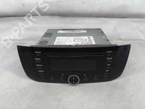 Used Radio Radio FIAT GRANDE PUNTO (199_) 1.2 (69 hp) 35724658 35724658