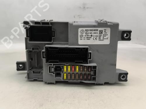 Used Fuse box Fuse box FIAT GRANDE PUNTO (199_) 1.2 (69 hp) 35724680 35724680