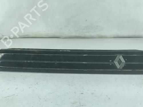 Used Grille Grille 35814486 35814486