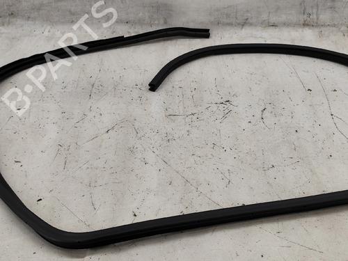 Used Rubber door seal Rubber door seal NISSAN LEAF (ZE0) Electric (109 hp) 36026012 36026012