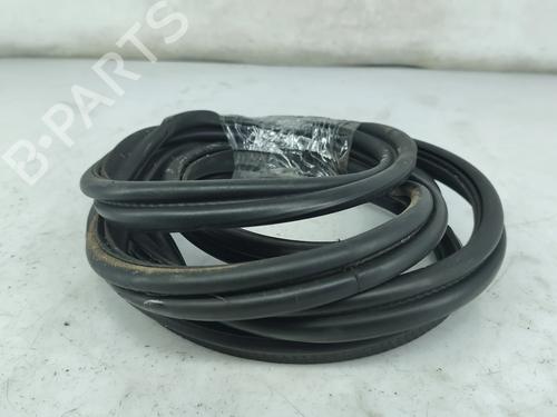 rubber-door-seal-bmw-5-e60-2001-2002-2003-2004-2005-2006-2007-2008-2009-2010-36026190 main image