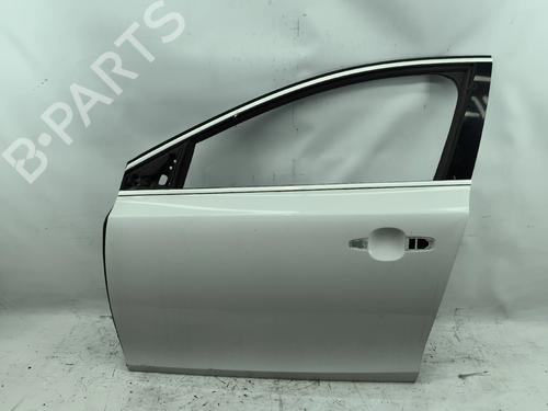 left-front-door-volvo-v40-hatchback-525-2012-2013-2014-2015-2016-2017-2018-2019-25786604 main image