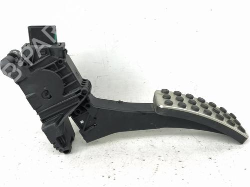 Used Pedal Pedal MERCEDES-BENZ CLA (C118) CLA 180 d (118.310) (116 hp) 36138462 36138462