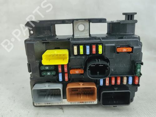 Used Fuse box Fuse box 36640260 36640260