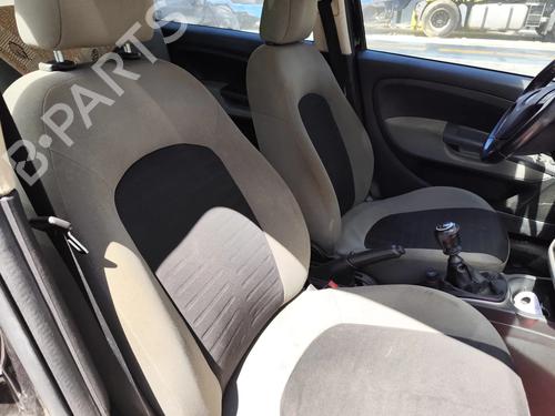 seats-set-fiat-grande-punto-199_-2005-36778764 main image