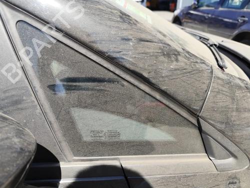 front-right-quarter-glass-fiat-grande-punto-199_-2005-36778780 main image