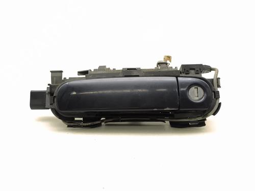front-left-exterior-door-handle-audi-a4-b5-avant-8d5-1994-1995-1996-1997-1998-1999-2000-2001-2002-36784393 main image