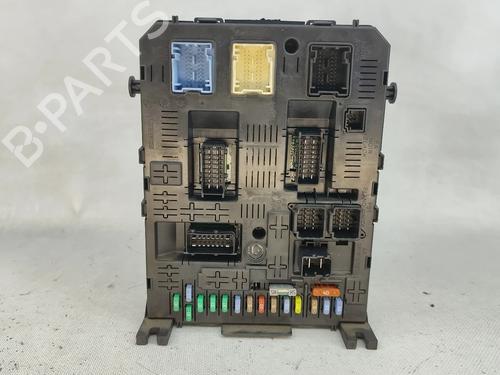 Used Fuse box Fuse box 36860552 36860552