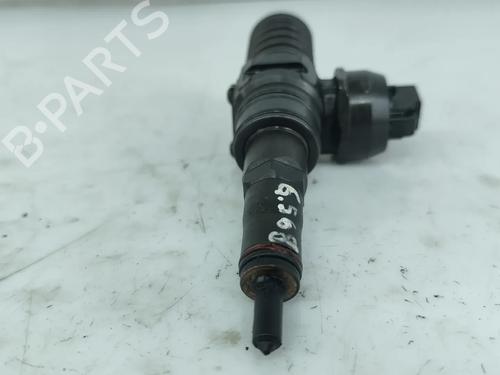 injector-vw-passat-b55-variant-3b6-2000-2001-2002-2003-2004-2005-37001549 main image