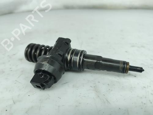 injector-vw-passat-b55-variant-3b6-2000-2001-2002-2003-2004-2005-37001551 main image