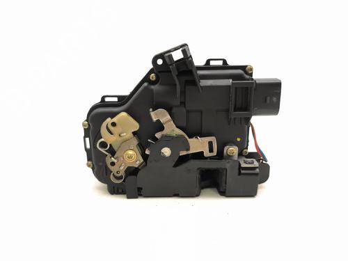 Front left lock AUDI A4 B6 (8E2) 1.9 TDI | BP37001573C98 - Image 4