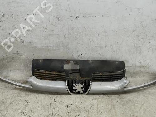 Used Grille Grille 37001727 37001727