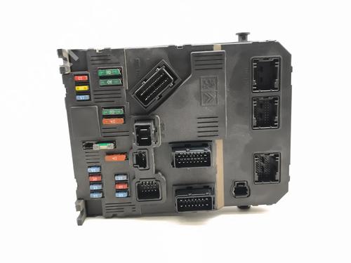 Used Fuse box Fuse box 37002287 37002287