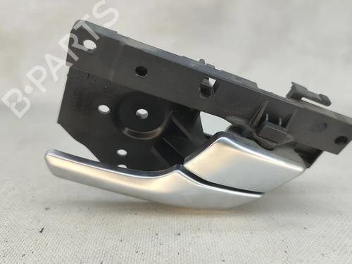 Used Front right interior door handle Front right interior door handle 37001960 37001960