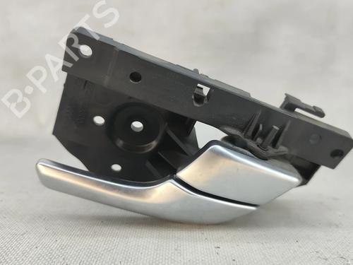 Used Rear right interior door handle Rear right interior door handle 37001962 37001962