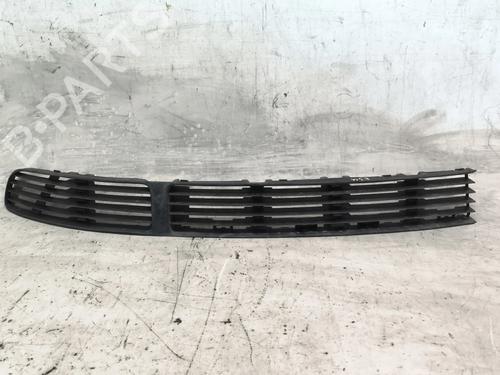 grille-vw-passat-b5-variant-3b5-1997-1998-1999-2000-2001-37002234 main image