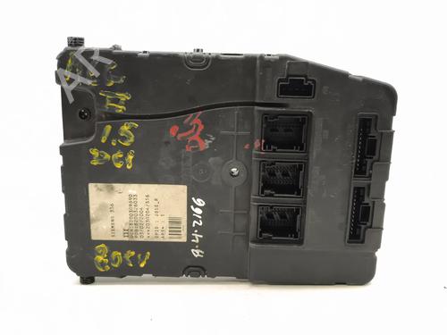 Used Fuse box Fuse box 37025668 37025668