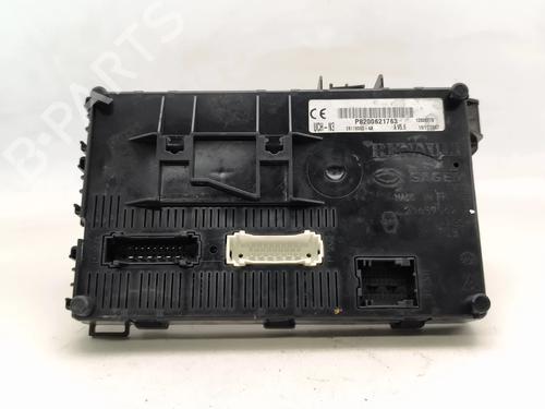 Used Fuse box Fuse box 37070814 37070814