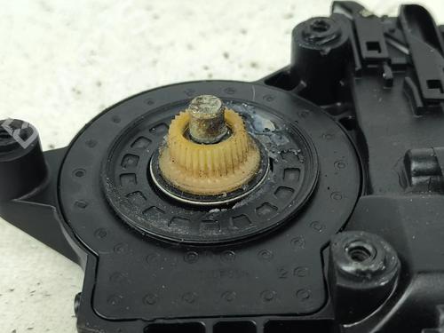 Right front window motor VW PASSAT B5 Variant (3B5) 1.9 TDI | BP37159304E20 - Image 2