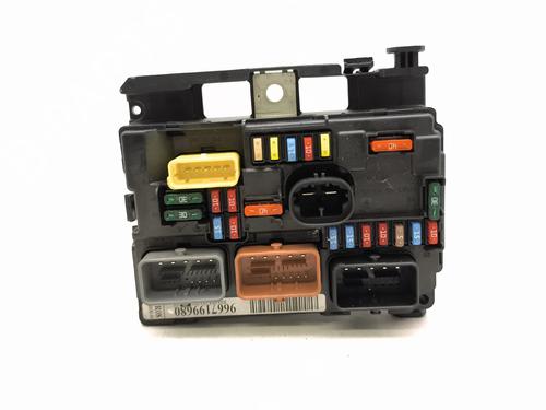 Used Fuse box Fuse box 37224933 37224933